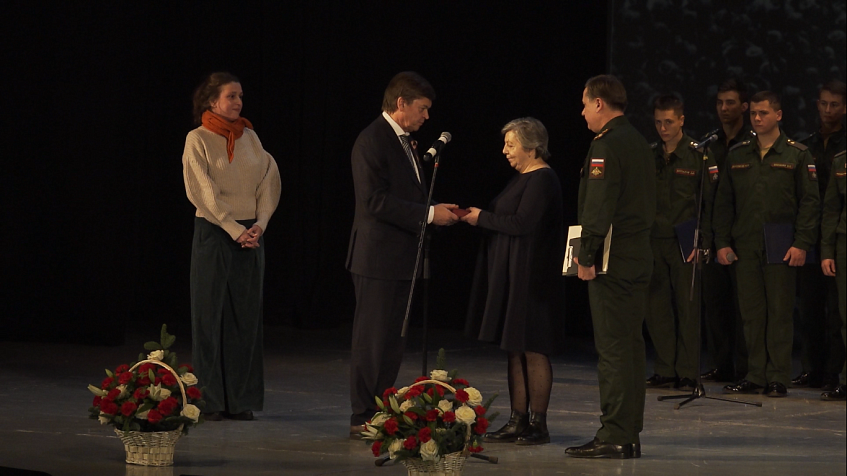 Орден Красной Звезды погибшего в Эстонии фронтовика передали родственникам